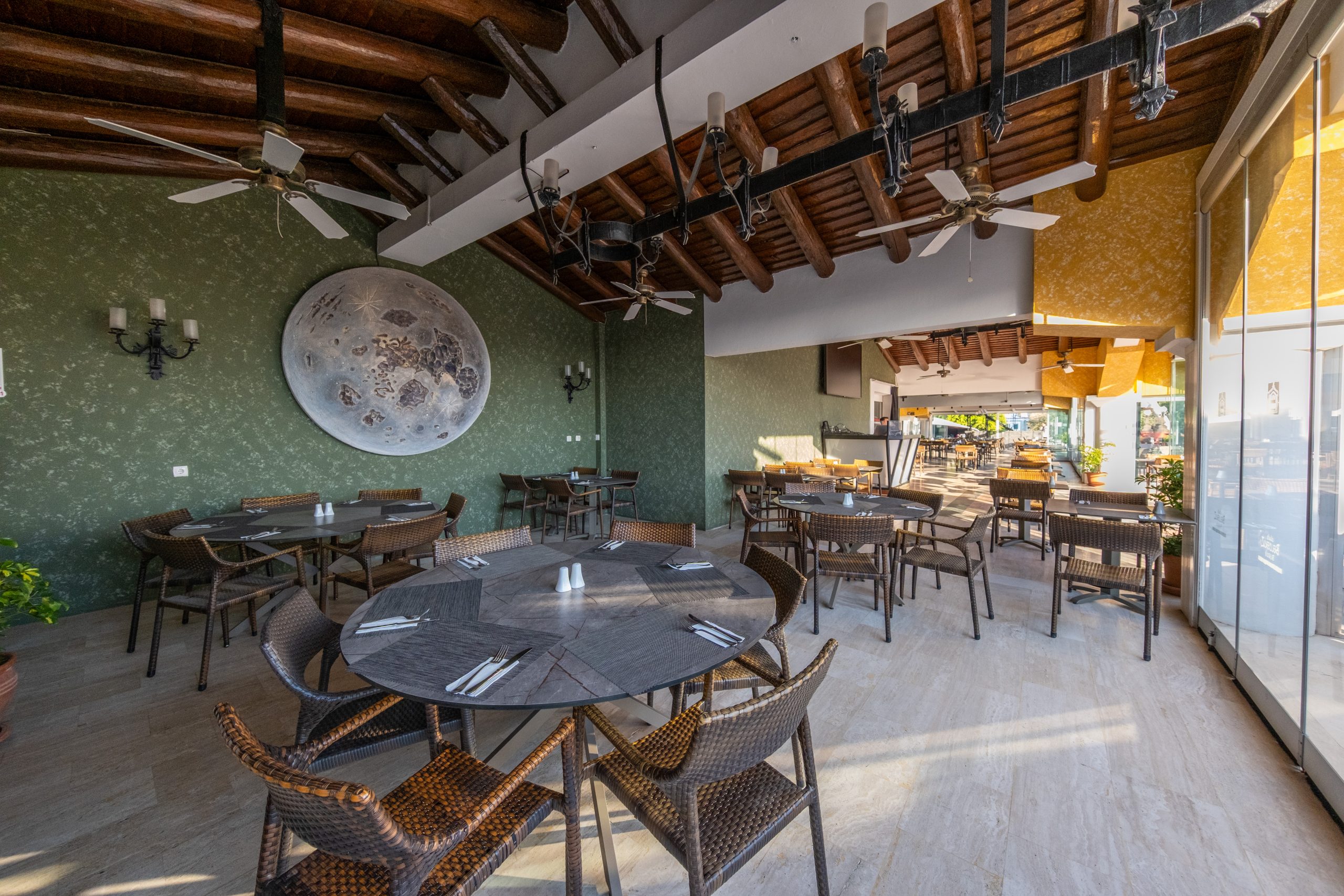 Plaza&Restaurant-54